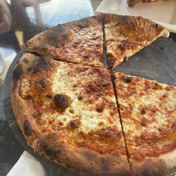 Seaside Cafe - Plain pizza - Pizza Near Me - Key West, Florida