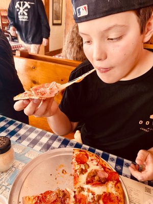 Leon Gessi New York Pizza by null