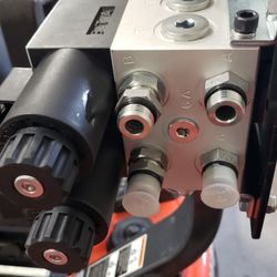 Hydraulic Industrial Services - Hydraulic manifold