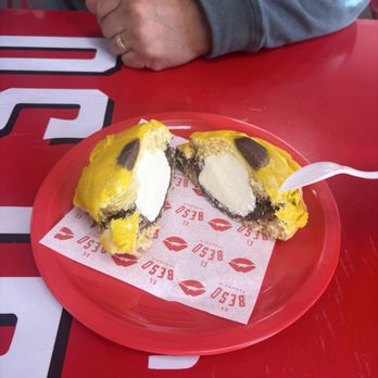 El Beso Taqueria - Concha con nieve y Nutella - Tacos Near Me - El Paso, Texas El Beso Taqueria - Concha con nieve y Nutella - Tacos Near Me - El Paso, Texas