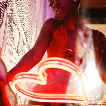 Bombshell Beauty Portraiture - Neon lights boudoir - Boudoir Photography Near Me Bombshell Beauty Portraiture - Neon lights boudoir - Boudoir Photography Near Me