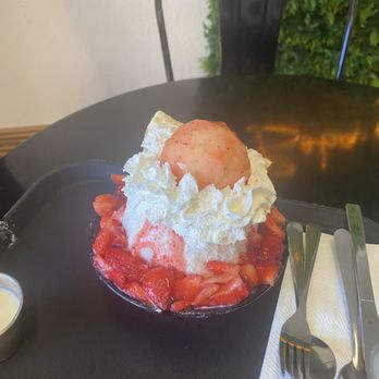Bru Tea Cafe - Peach Strawberry Bingsoo - Bubble Tea Near Me - Elk Grove, California Bru Tea Cafe - Peach Strawberry Bingsoo - Bubble Tea Near Me - Elk Grove, California