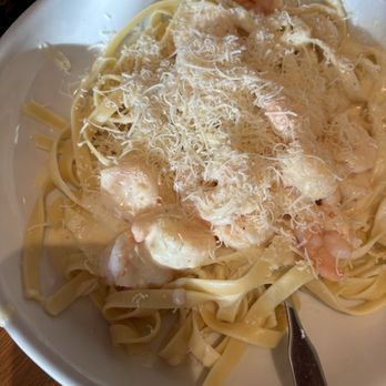 Olive Garden Italian Restaurant - Shrimp Alfredo - Italian Near Me - Oxnard, California