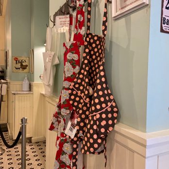 Magnolia Bakery - I'm through baking - Bakeries Near Me - New York, New York Magnolia Bakery - I'm through baking - Bakeries Near Me - New York, New York