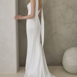 Brautkleider & Abendmode Zeitlos - Cleanes, minimalistisches Brautkleid