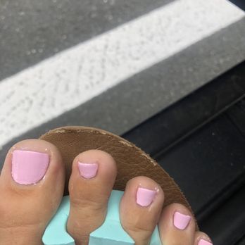 Book A Look Nail Salon - Horrible pedicure - Nail Salons Near Me - Chilliwack, British Columbia
