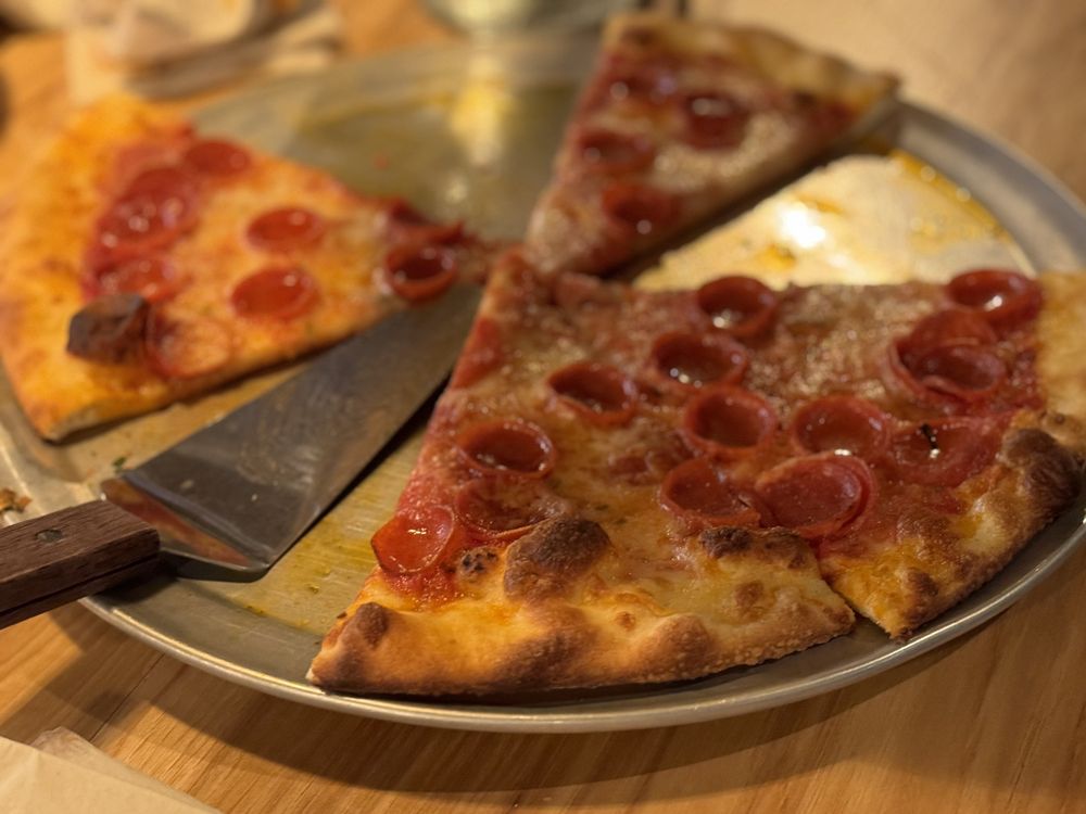 Johnny Mo's Pizzeria