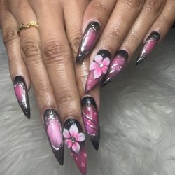 Golden Nail Bar