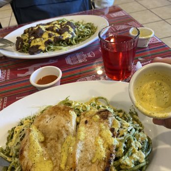 Mi Perú Peruvian Cuisine - Tallarin verde con pollo (green spinach spaghetti/with yellow sauce) - Peruvian Near Me - Durham, North Carolina