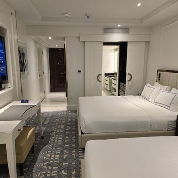 Azur Legacy Collection Hotel - It was comfortable and elegant - Hotels Near Me - Vancouver, British Columbia Azur Legacy Collection Hotel - It was comfortable and elegant - Hotels Near Me - Vancouver, British Columbia
