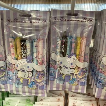 S7 Icy Bubble - a variety of hello kitty pencils - Bubble Tea Near Me - Waianae, Hawaii