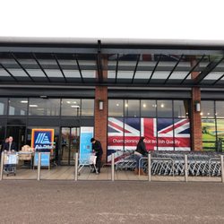 Aldi - Exterior