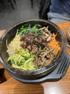 Guk Su Jip 국수집 - 北方面家 - Cold Korean Noodle Naengmyeon (냉면) & Dolsot Bibimbap by null