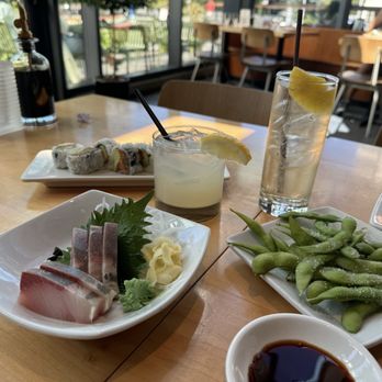 Momiji SLU - Yellow tail sashimi - Sushi Bars Near Me - Seattle, Washington Momiji SLU - Yellow tail sashimi - Sushi Bars Near Me - Seattle, Washington