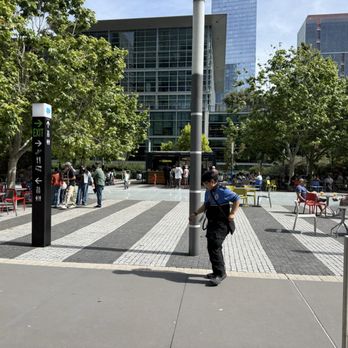 Salesforce Park - 6) Seating area with tables and food vendors -- easy spot to grab something or just sit and hang out. - Parks Near Me - San Francisco, California Salesforce Park - 6) Seating area with tables and food vendors -- easy spot to grab something or just sit and hang out. - Parks Near Me - San Francisco, California