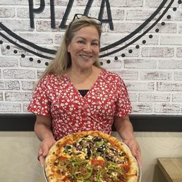 14" Crown Supreme Pizza/14" Garden Fresh Pizza 14" Crown Supreme Pizza/14" Garden Fresh Pizza