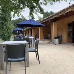 Georis Winery - Main courtyard