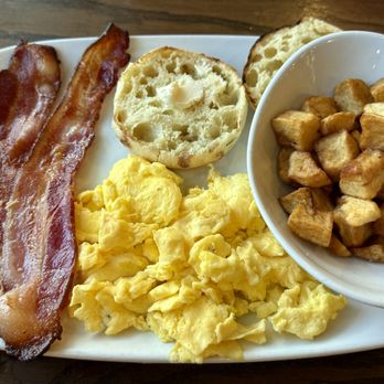 Another Broken Egg Cafe - American Near Me - Orlando, Florida Another Broken Egg Cafe - American Near Me - Orlando, Florida