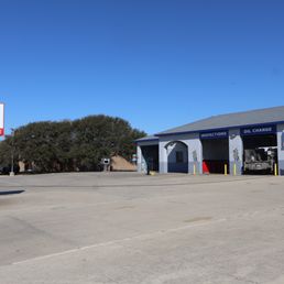 Exterior outside entrance of Piston Lube Center - Portland - Portland, Texas Exterior outside entrance of Piston Lube Center - Portland - Portland, Texas