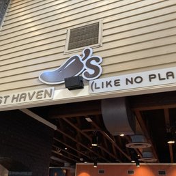 Exterior outside entrance of Chili's - East Haven, Connecticut Exterior outside entrance of Chili's - East Haven, Connecticut