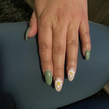 Lotus Nail Bar - Nail Salons Near Me - Hesperia, California
