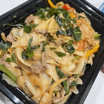 Bahn Thai - Drunken noodles - Thai Near Me - San Diego, California