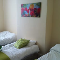 The Palatine - Three beds, 1 for 1 person, 2 for couples!