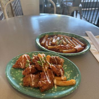 Seoul Market Eatery - (Small) Sweet & Spicy Fried Chicken and Tteokbokki - Korean Near Me - Los Angeles, California
