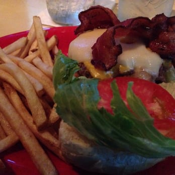 Players Sports Bar - Players Ho Burger - Sports Bars Near Me - Madison, Wisconsin
