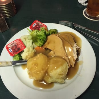 Mary's Bleue Moon Cafe - Roast turkey with mashed potatoes and veggies. - Cafes Near Me - Sidney, British Columbia