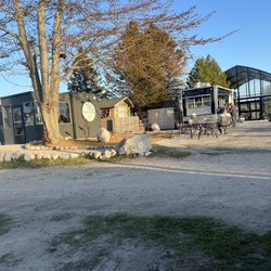Ketch 22 - Food truck with outside and indoor seating areas