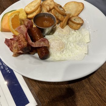 Eggspectation - Complexe Desjardins - Breakfast & Brunch Near Me - Montreal, Quebec