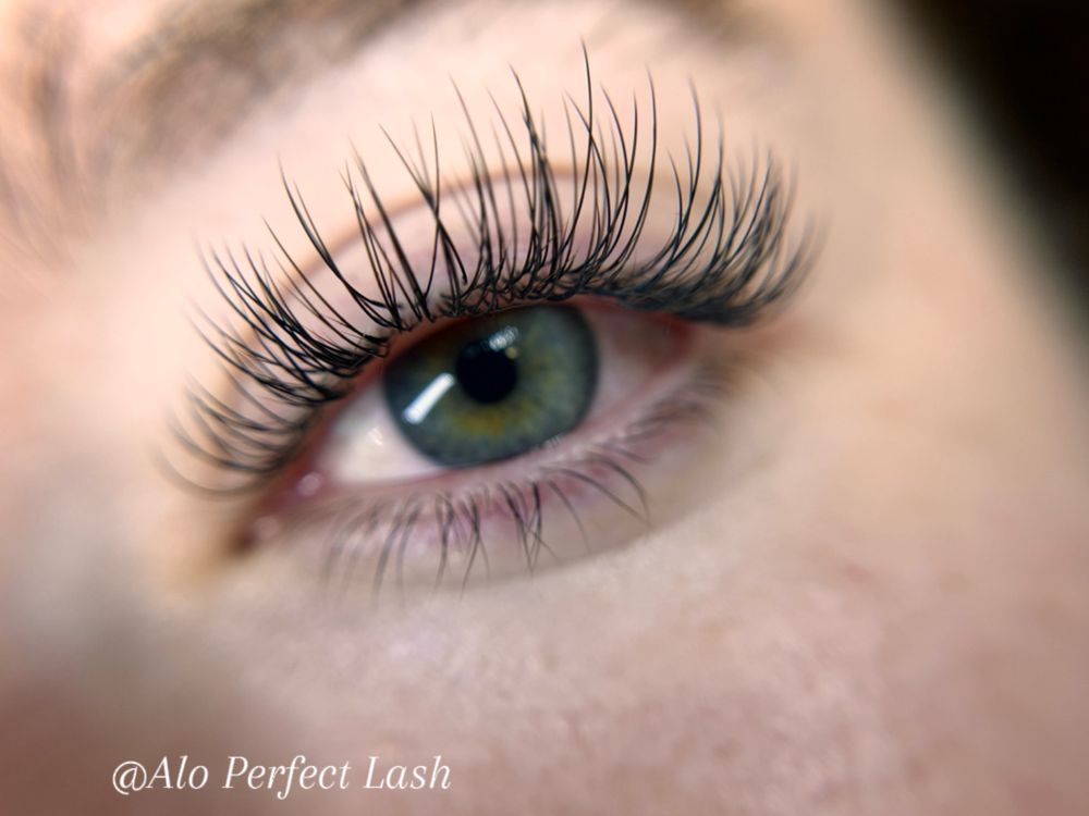 Alo Perfect Lash Logo