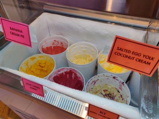 Moonmilk Ice Cream and Cake Club by null