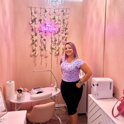 Nailed It Designs - Love the decor!