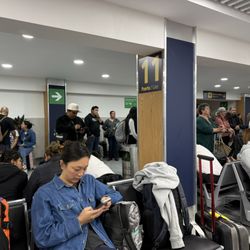 Volaris - Volaris infame delay and gate change at Mexico City !!!