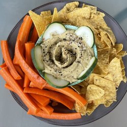 Degree 18 Juice Bar - Hummus plate