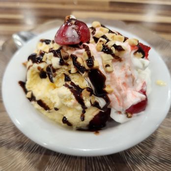 Norms Restaurant - Free Ice cream with Norm App - American Near Me - Los Angeles, California Norms Restaurant - Free Ice cream with Norm App - American Near Me - Los Angeles, California