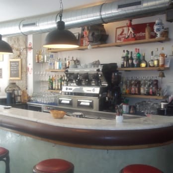 Café des Fleurs - Bistros Near Me - Calvi, 2B