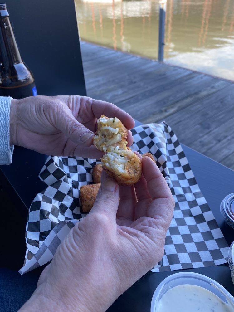 ISLAND XTREME BAR AND GRILL 399 Lakeshore Dr, Eufaula, Oklahoma