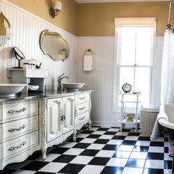 The Nests BnB and Events - Sanctuary bathroom has antique claw foot tub.