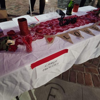 Livermore Wine Trolley - check-in table - Wine Tours Near Me Livermore Wine Trolley - check-in table - Wine Tours Near Me