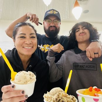Bloomfield Creamery - Blair HS ice cream fundraiser - Ice Cream & Frozen Yogurt Near Me - Pasadena, California