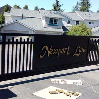 Tacoma Iron Work - Cantilever Driveway Gate for 28' Opening - Metal Fabricators Near Me - TACOMA, Washington Tacoma Iron Work - Cantilever Driveway Gate for 28' Opening - Metal Fabricators Near Me - TACOMA, Washington