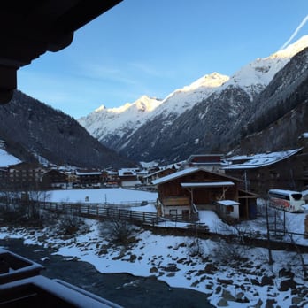 Das Central - Alpine . Luxury . Life - Blick aus dem Fenster nach Norden. - Hotels Near Me - Sölden, 7 Das Central - Alpine . Luxury . Life - Blick aus dem Fenster nach Norden. - Hotels Near Me - Sölden, 7