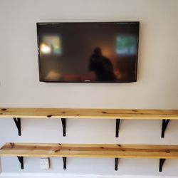 Hyperfocus Custom Carpentry - TV and shelf mounting