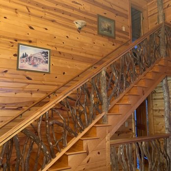 Cedar Creek Cabin Rentals - Large main staircase - Vacation Rentals Near Me - Cleveland, Georgia Cedar Creek Cabin Rentals - Large main staircase - Vacation Rentals Near Me - Cleveland, Georgia