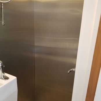 Tiny Estates - Shower - Vacation Rentals Near Me - Elizabethtown, Pennsylvania