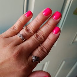 Peacock Pink gel nails!