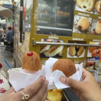 Mister Bunuelo - Buuelos Rellenos / Stuffed Fried Dough Fritters - Colombian Near Me - Queens, New York
